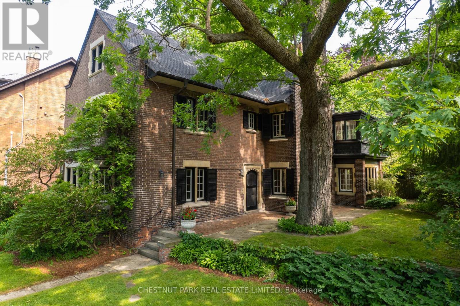 24 CASTLE FRANK CRESCENT - 1