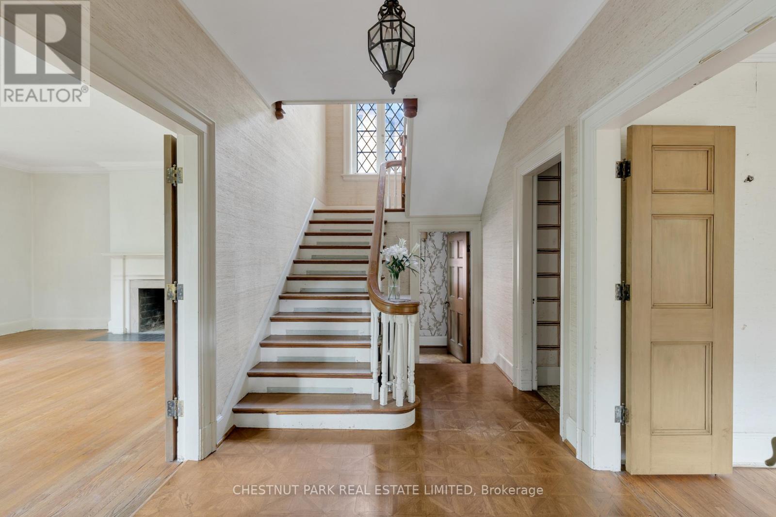24 CASTLE FRANK CRESCENT - 4