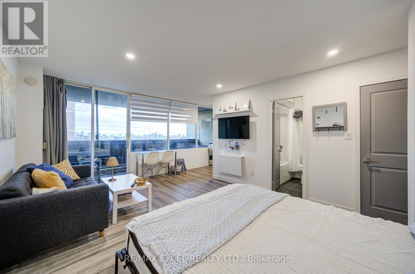 #1605 720 SPADINA AVENUE - 18