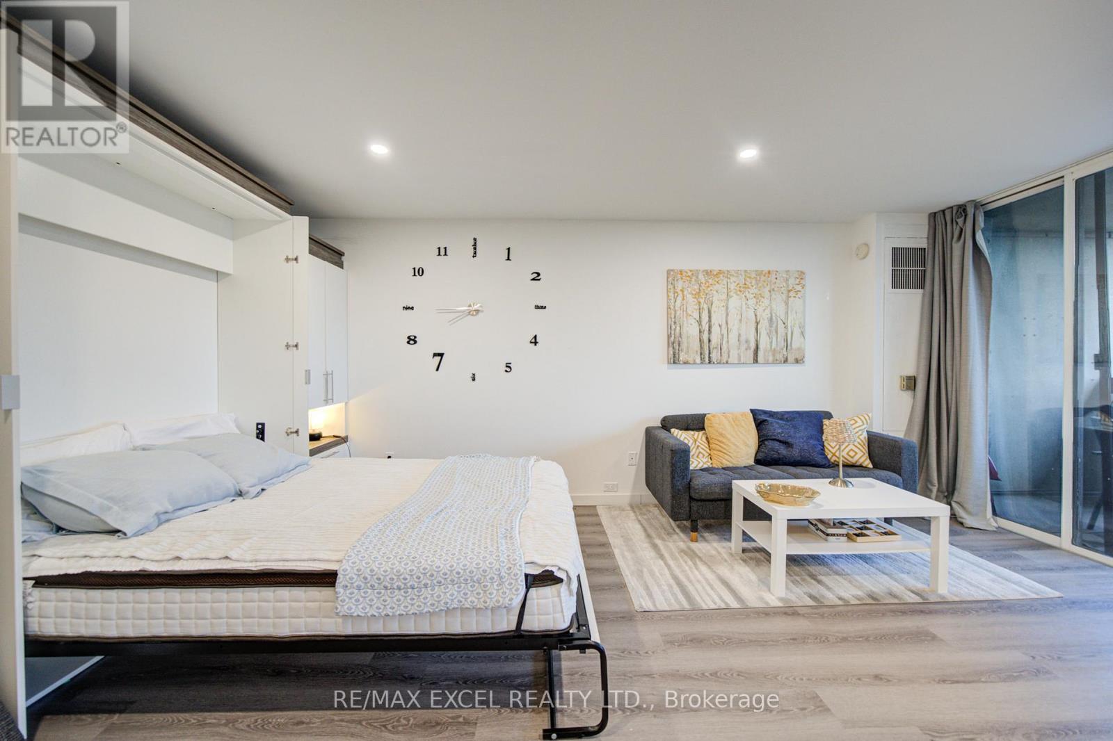 #1605 720 SPADINA AVENUE - 14