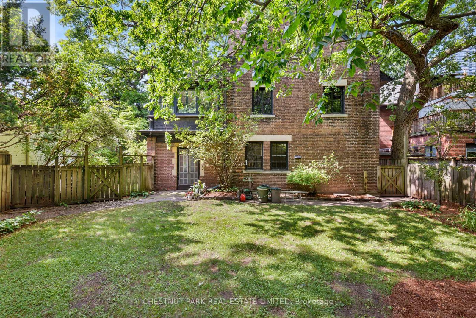 24 CASTLE FRANK CRESCENT - 39