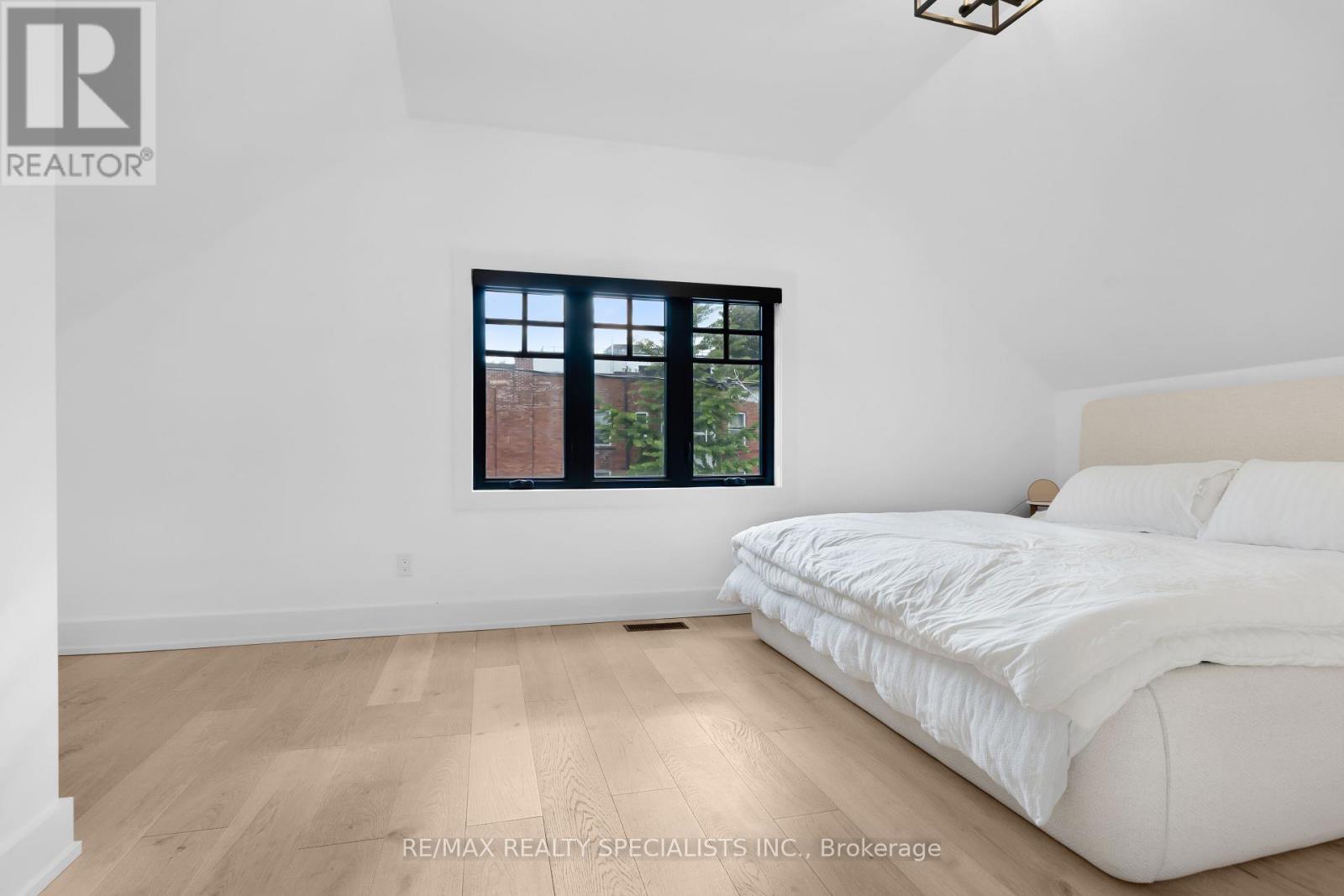 997 MOUNT PLEASANT ROAD - 34
