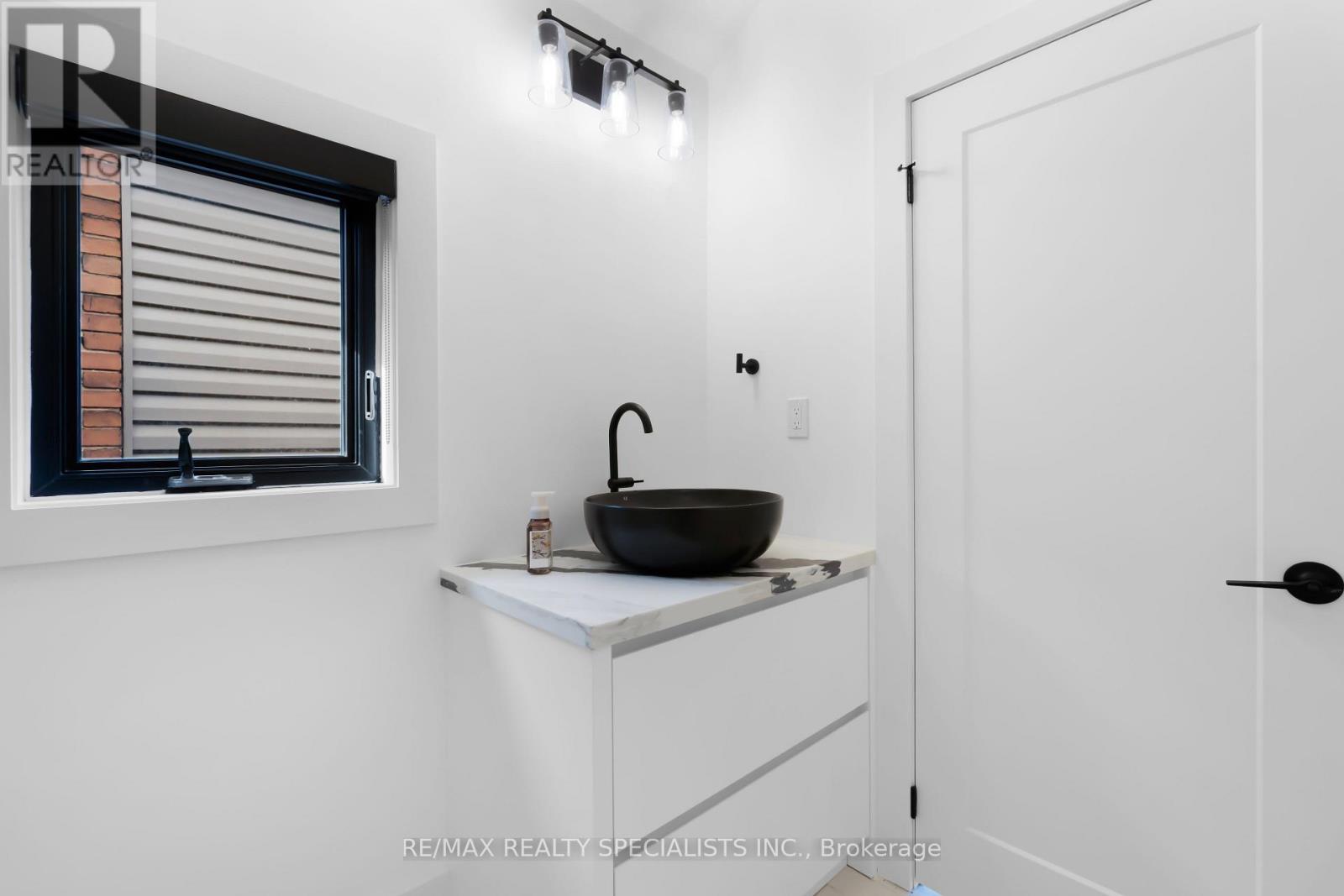 997 MOUNT PLEASANT ROAD - 27