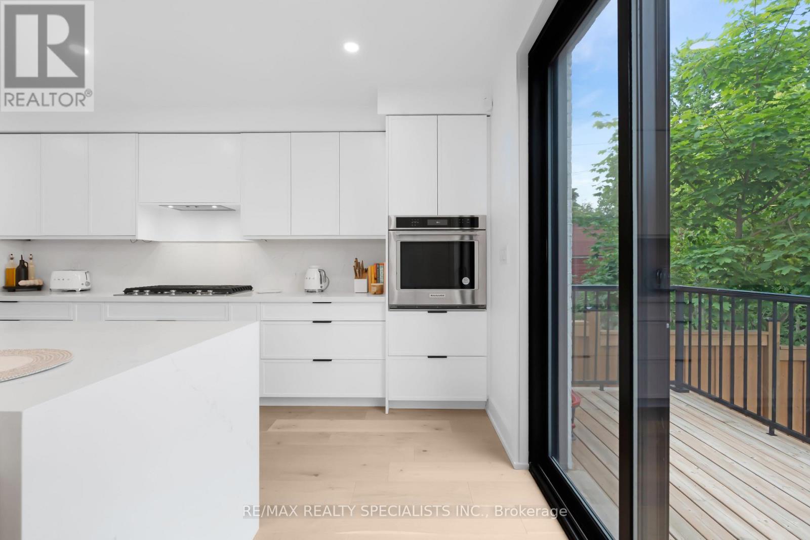 997 MOUNT PLEASANT ROAD - 17