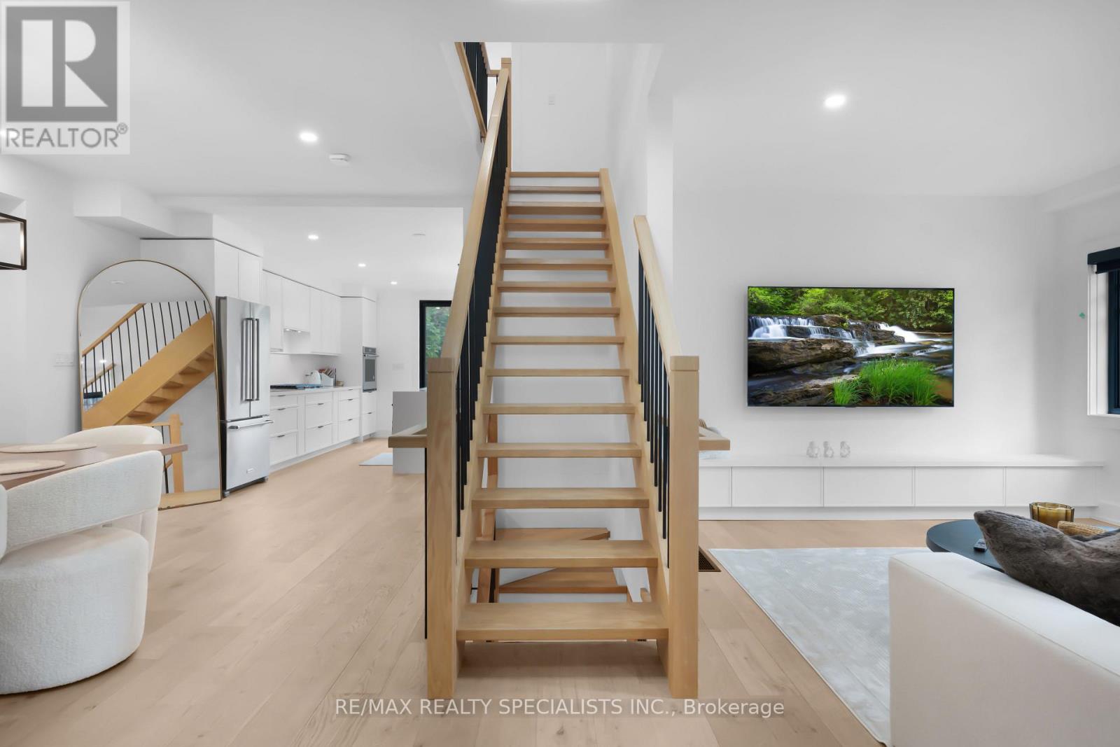 997 MOUNT PLEASANT ROAD - 20