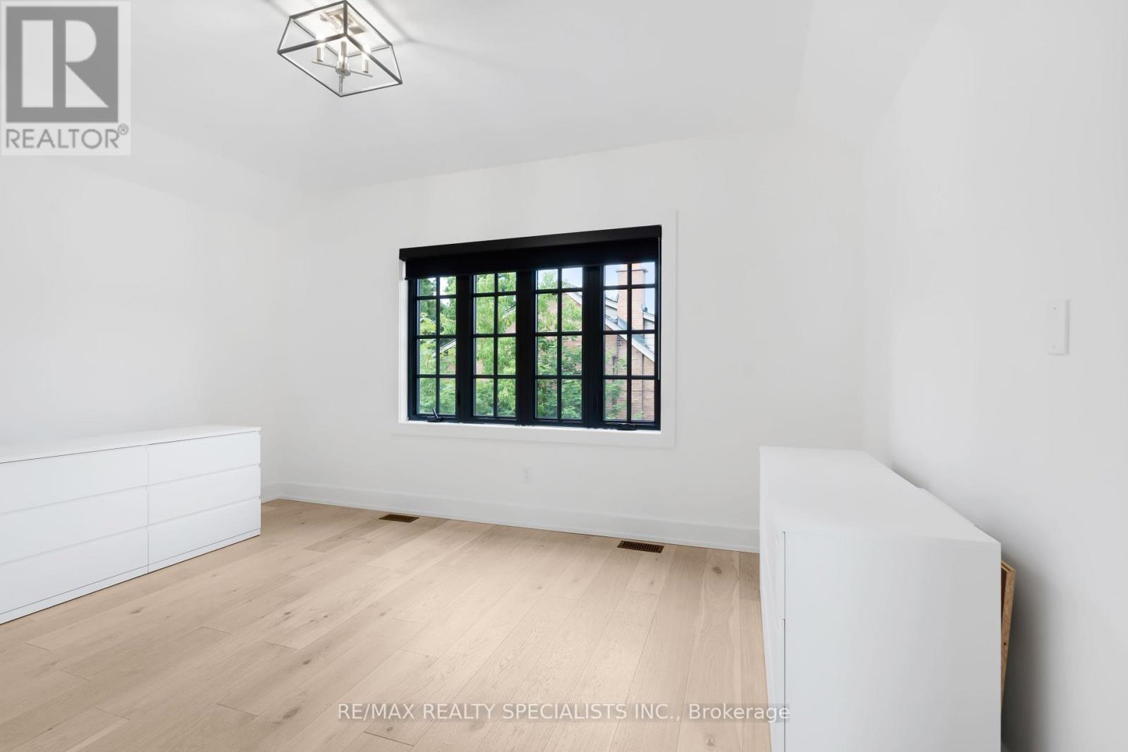 997 MOUNT PLEASANT ROAD - 22