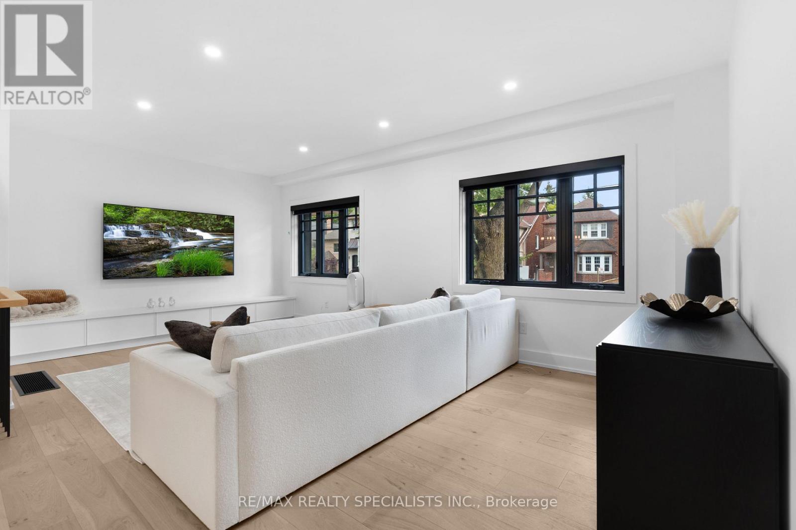 997 MOUNT PLEASANT ROAD - 8