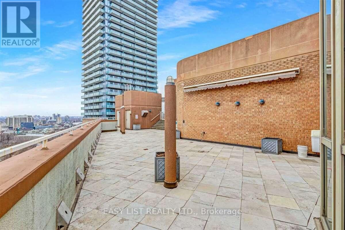 #1916 1055 BAY STREET - 29