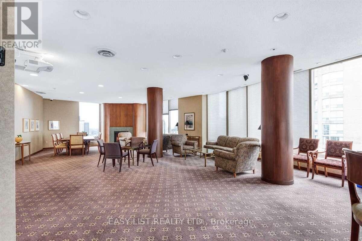 #1916 1055 BAY STREET - 17
