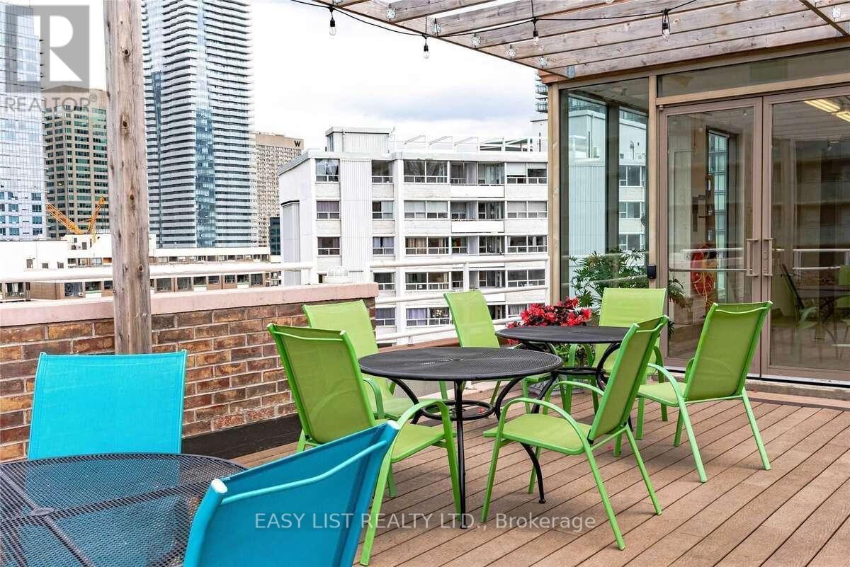 #1916 1055 BAY STREET - 21