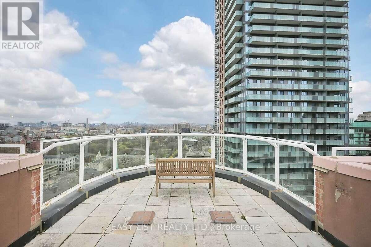 #1916 1055 BAY STREET - 26