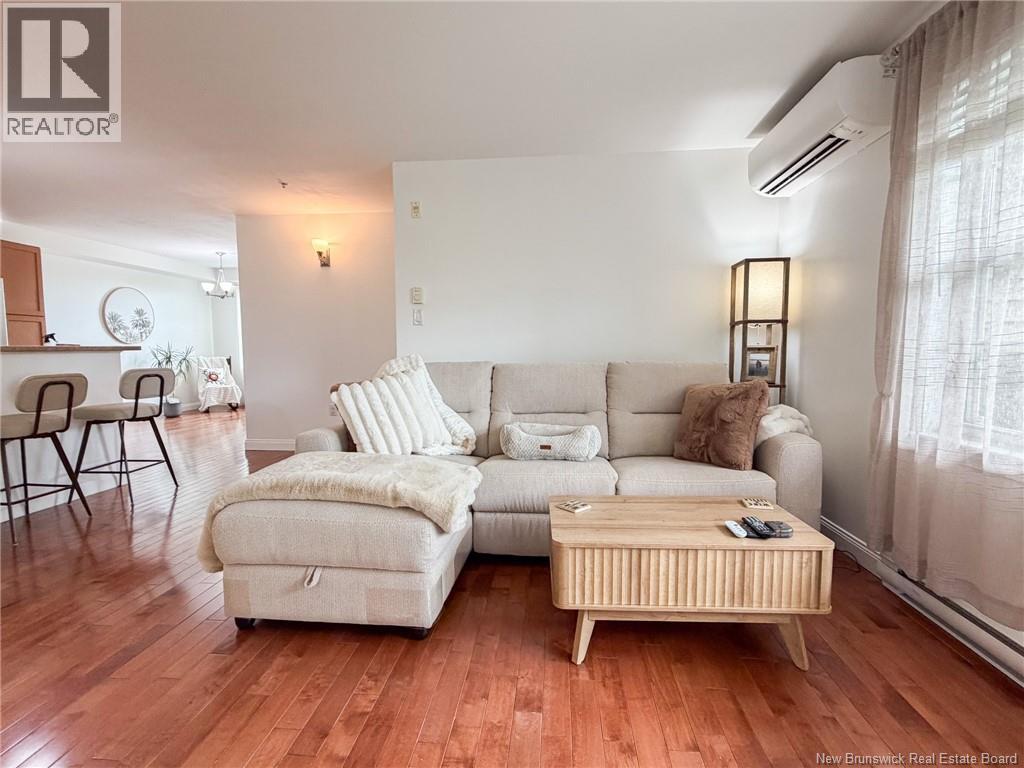 #301 700 Cliffe Street - 9