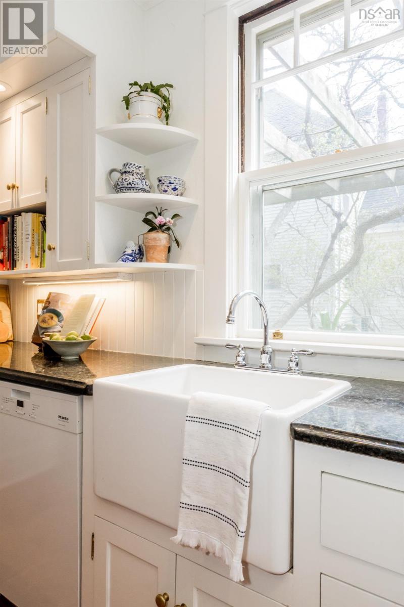 12 Linden Avenue - 12