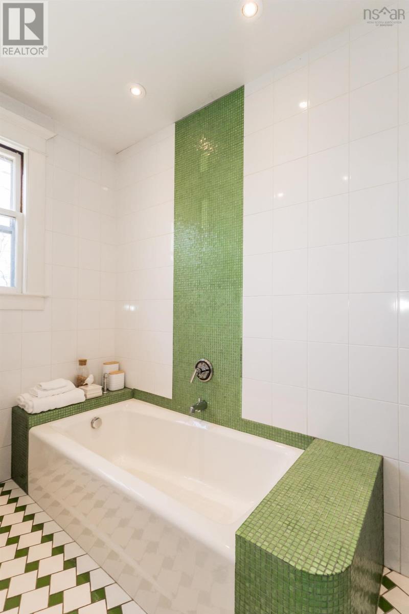 12 Linden Avenue - 30