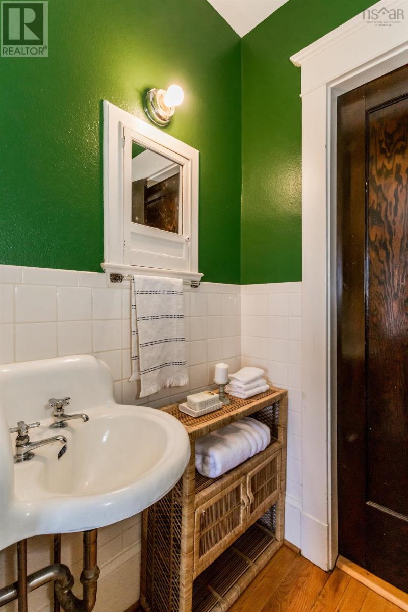 12 Linden Avenue - 39