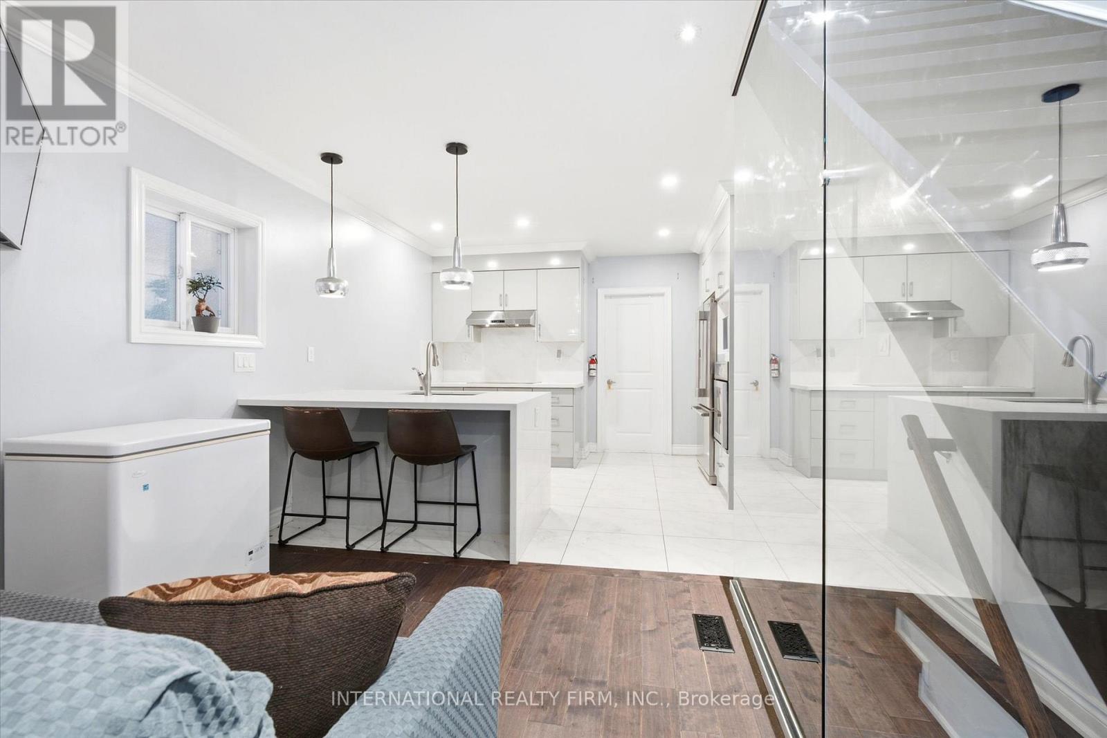 568 DELAWARE AVENUE N - 1