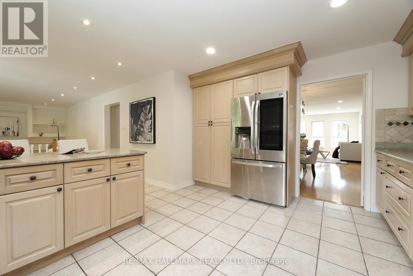 58 PICKETT CRESCENT - 13