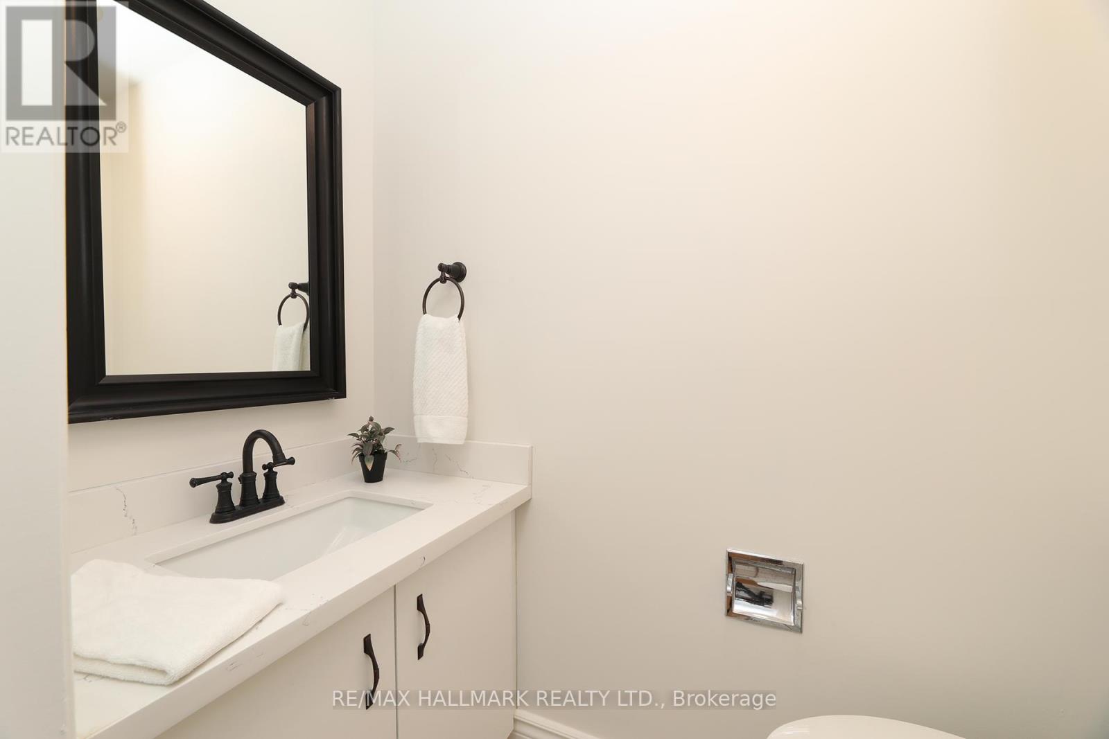 58 PICKETT CRESCENT - 22