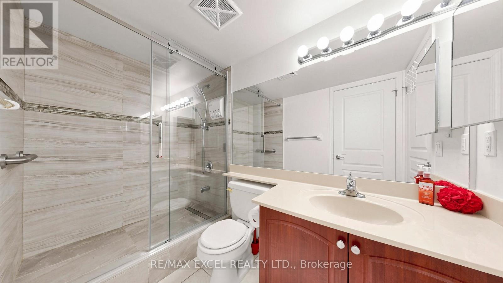 #318 310 RED MAPLE ROAD - 13