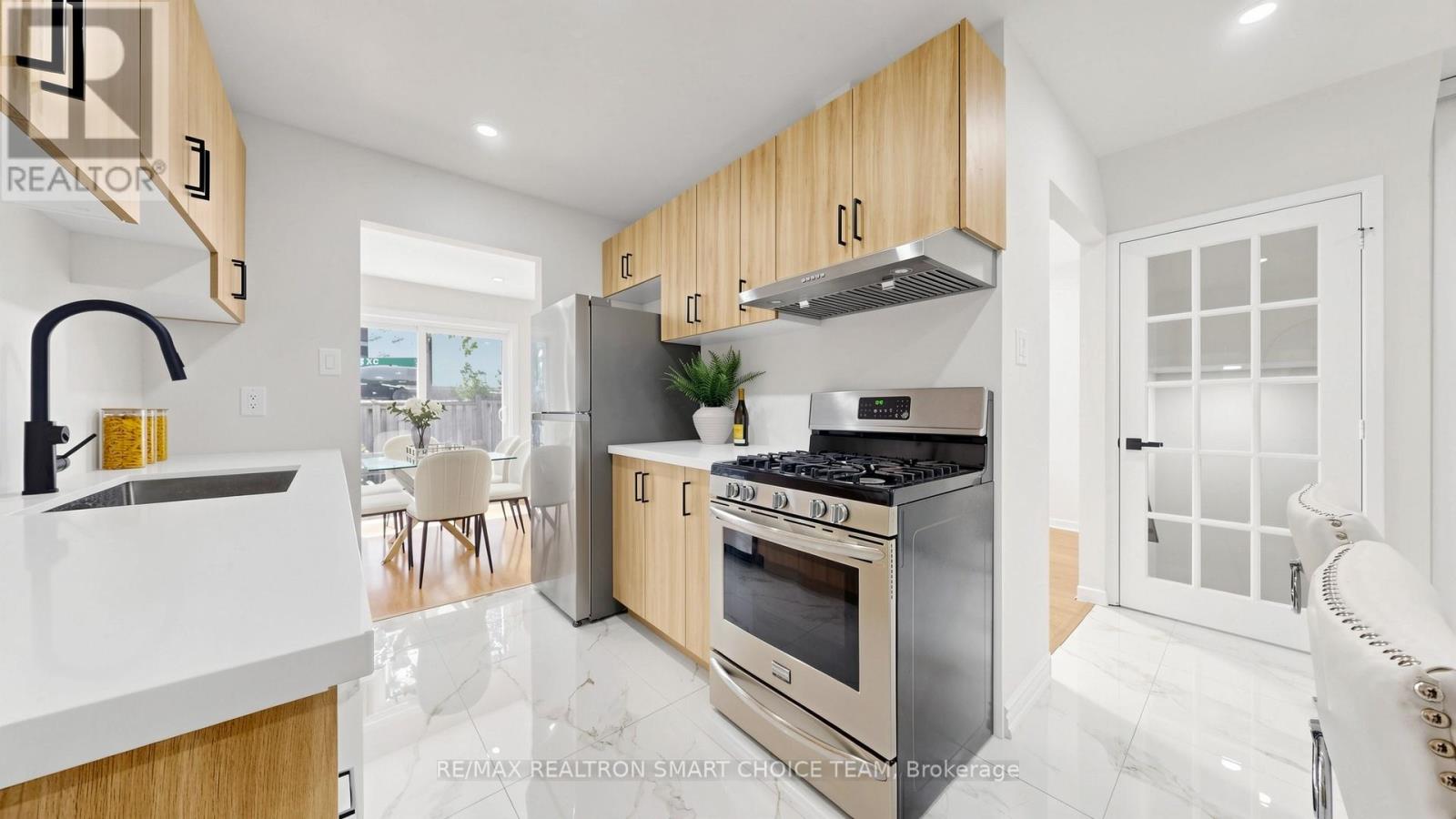 #27 40 DUNDALK DRIVE - Image 11