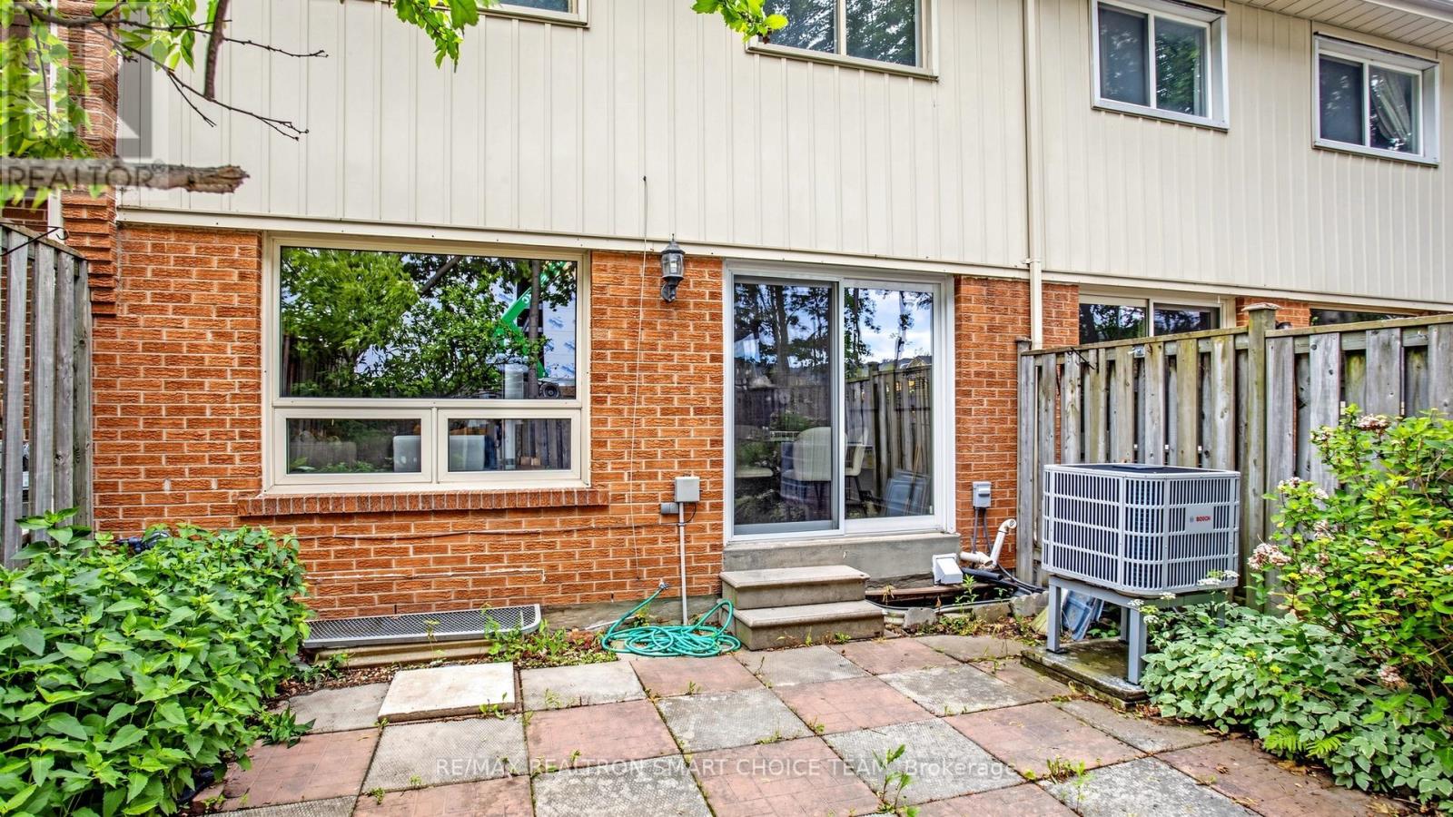 #27 40 DUNDALK DRIVE - Image 32