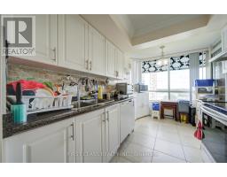 1112 - 330 Alton Towers Circle, Toronto, ON M1V5H3 Photo 9
