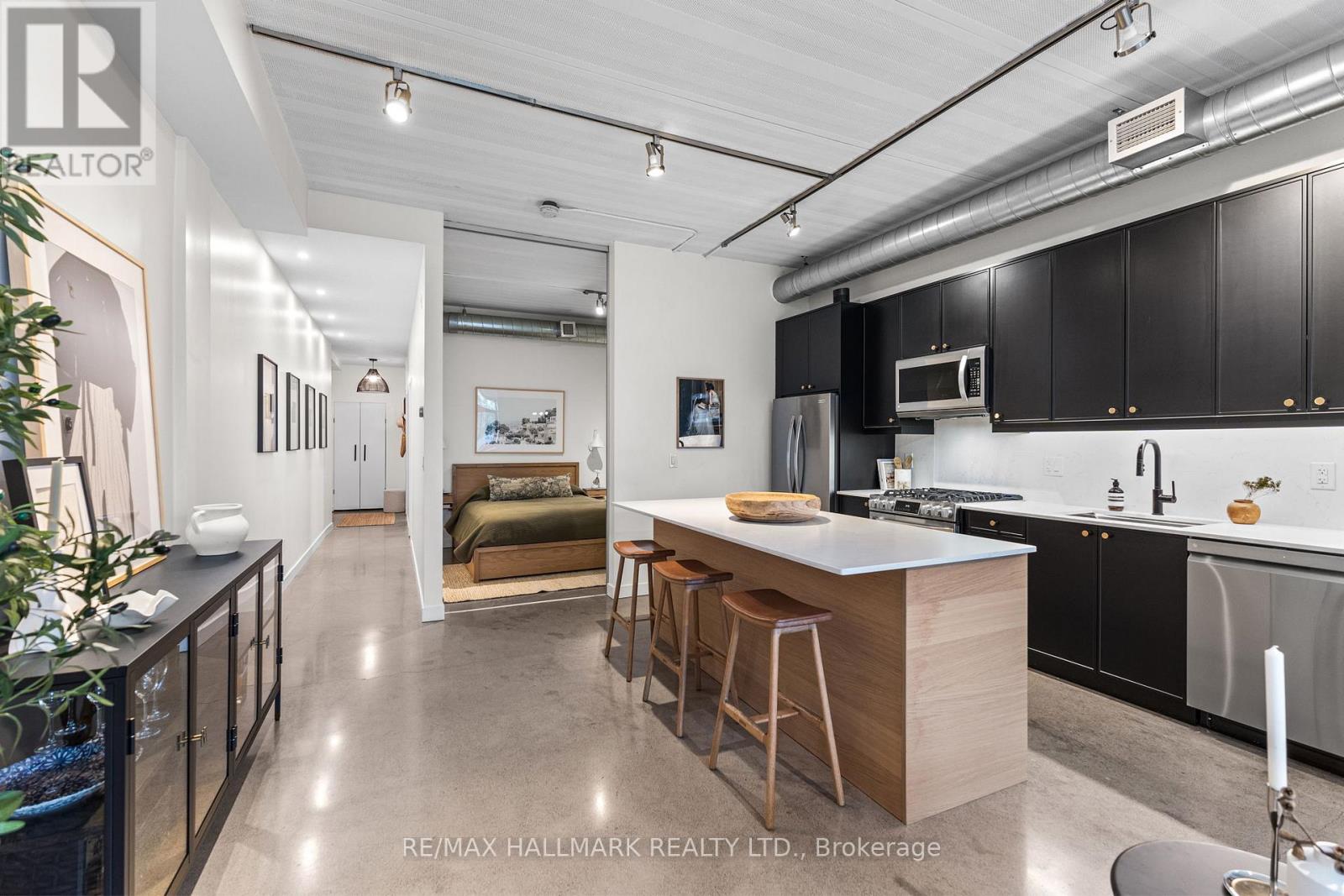 #202 747 QUEEN STREET E - 13