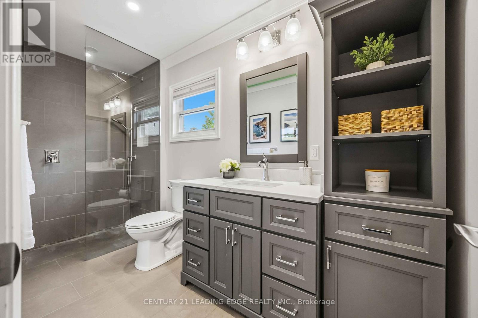 55 MCCARTY CRESCENT - 34