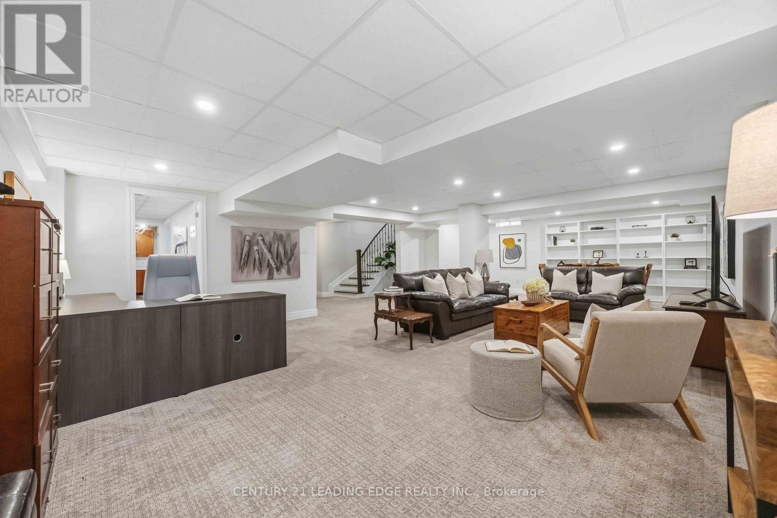 55 MCCARTY CRESCENT - 36