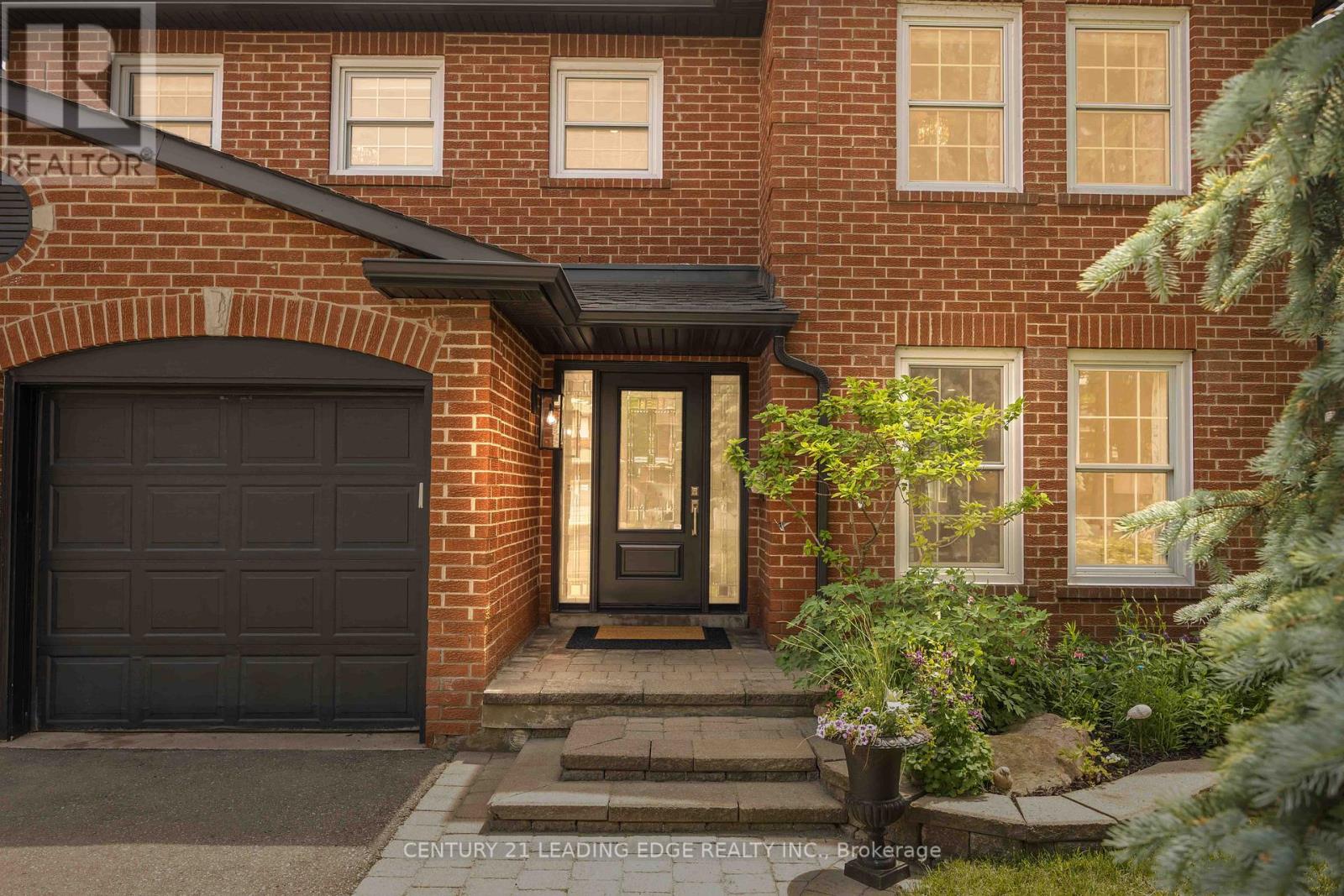 55 MCCARTY CRESCENT - 3