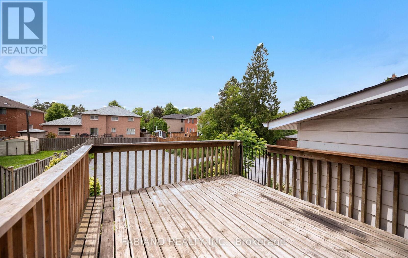 7872 - 7876 KIPLING AVENUE - 33