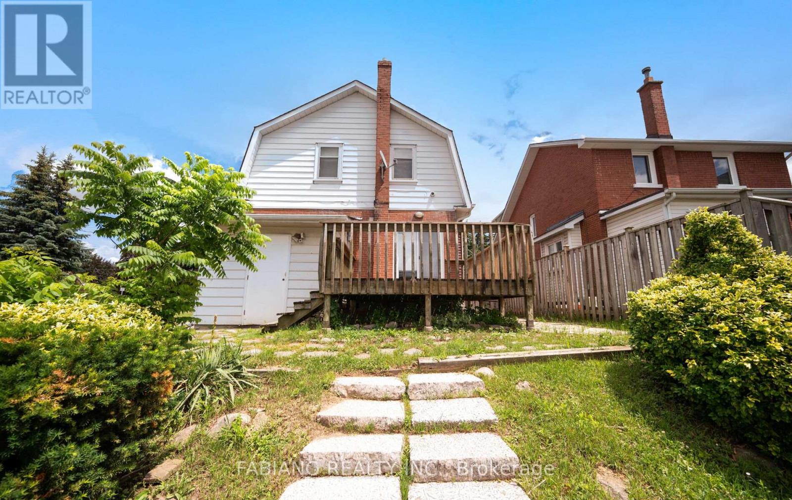 7872 - 7876 KIPLING AVENUE - 35