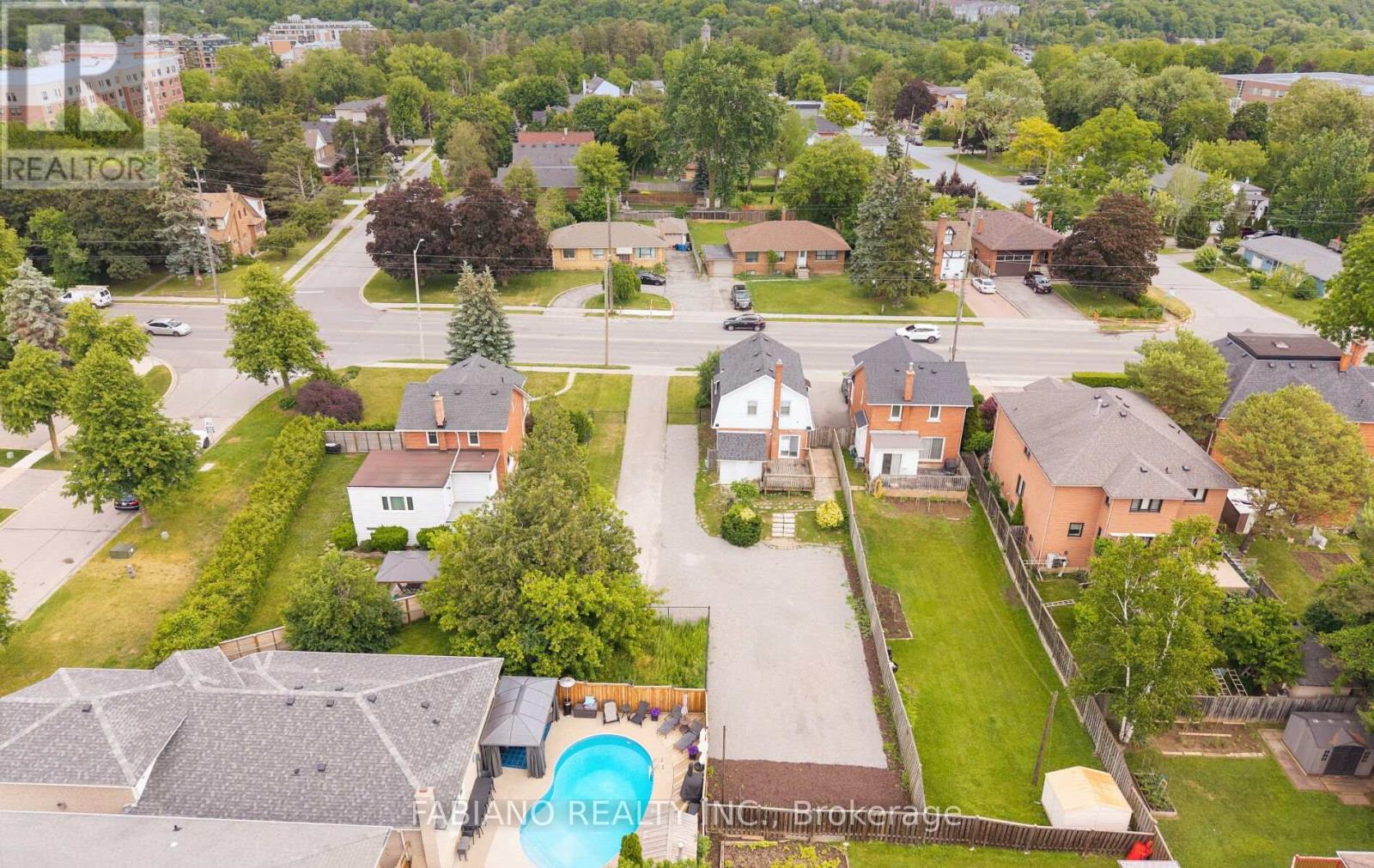 7872 - 7876 KIPLING AVENUE - 40