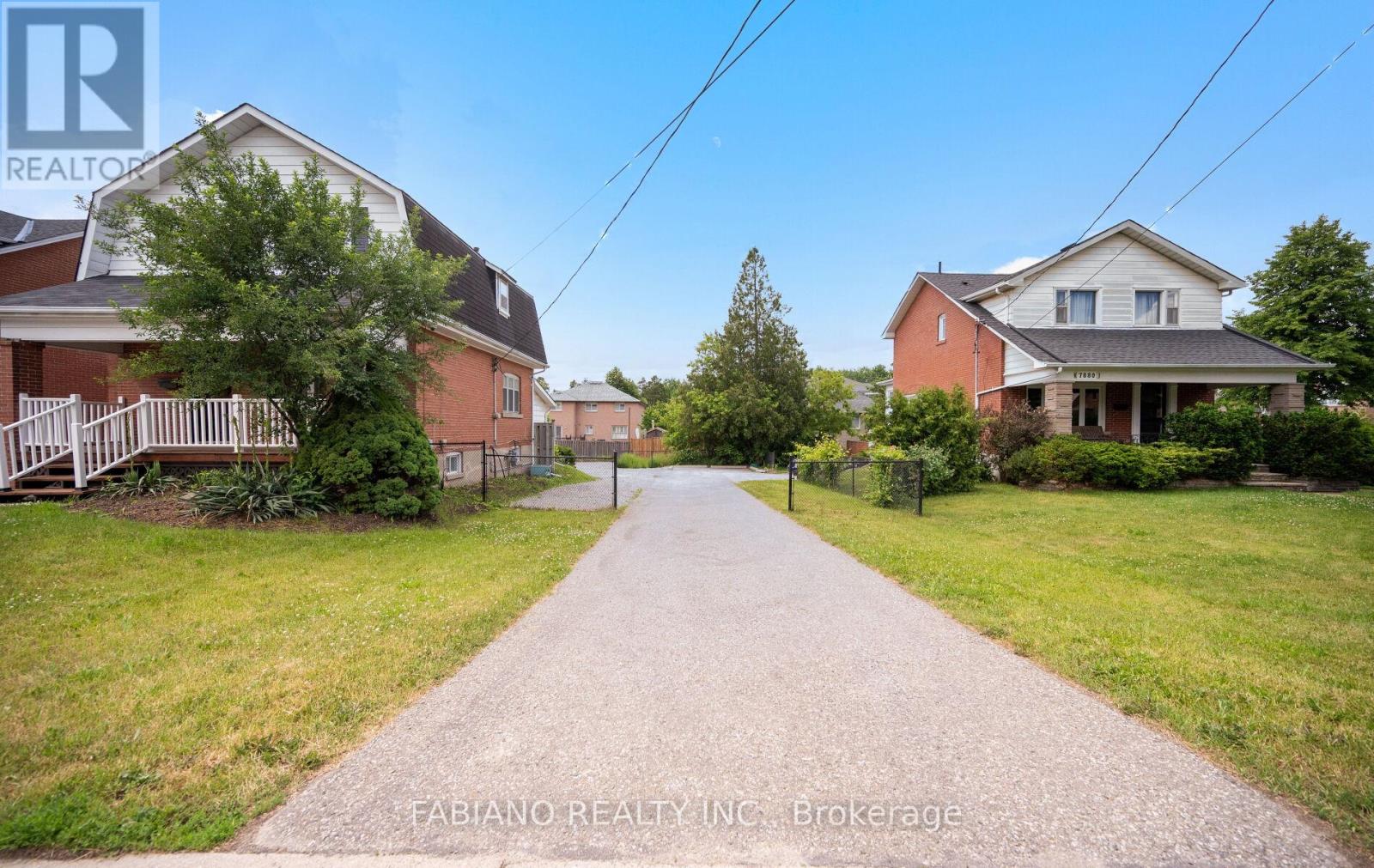 7872 - 7876 KIPLING AVENUE - 38