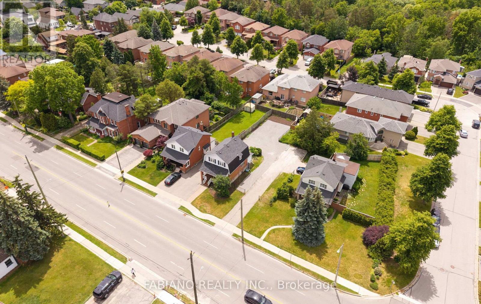 7872 - 7876 KIPLING AVENUE - 41