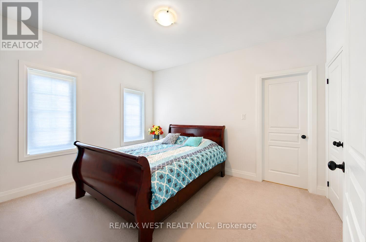 18 BOONE CRESCENT - 31