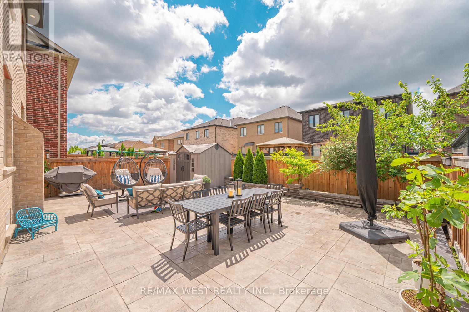 18 BOONE CRESCENT - 39