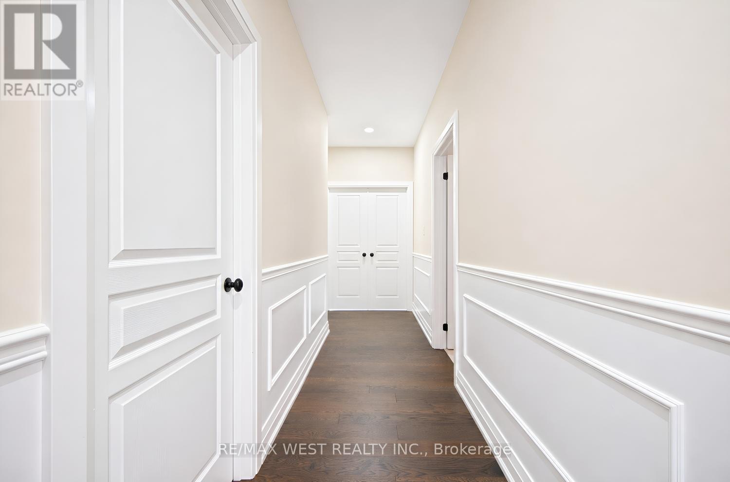 18 BOONE CRESCENT - 28