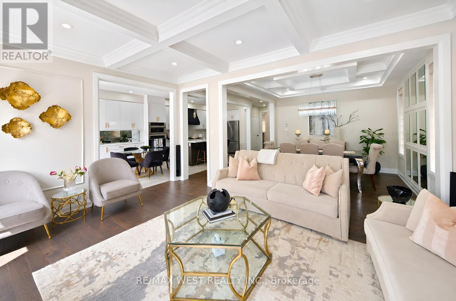 18 BOONE CRESCENT - 10