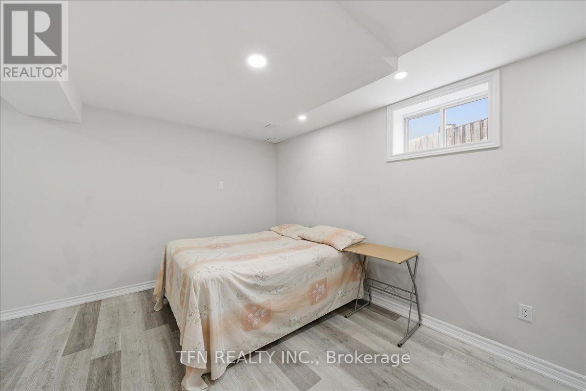 2073 CYNTHIA COURT E - 17