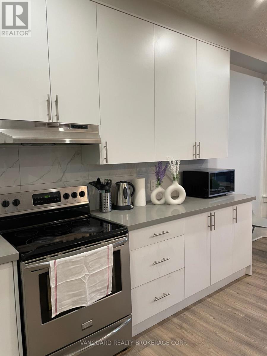 71 JOHN STREET E - 16