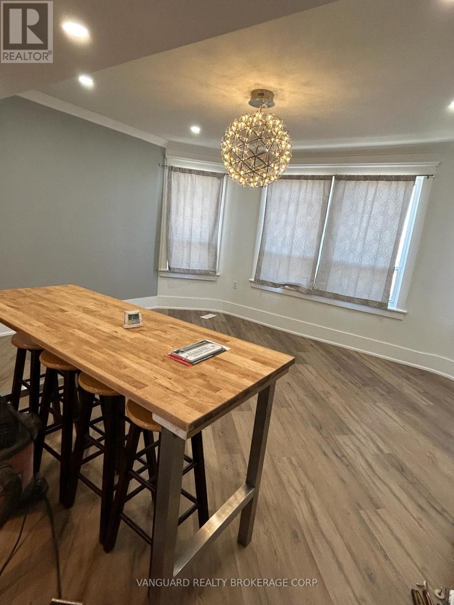 71 JOHN STREET E - 22