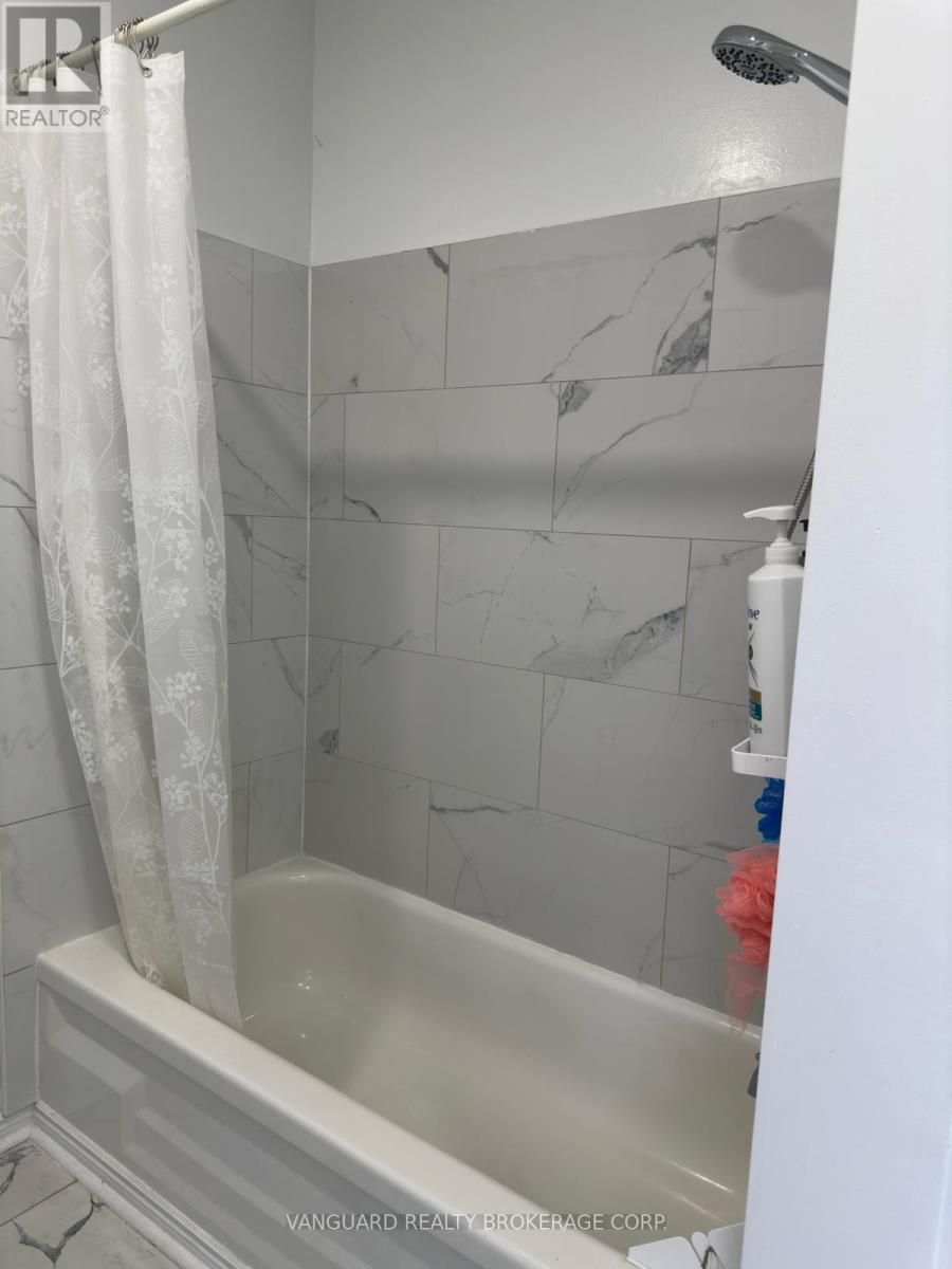 71 JOHN STREET E - 27