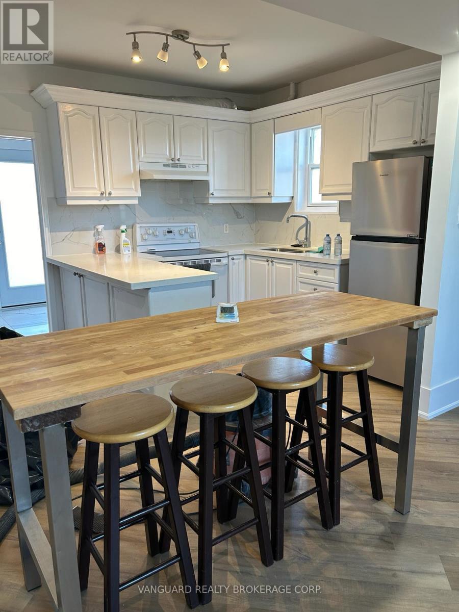 71 JOHN STREET E - 21