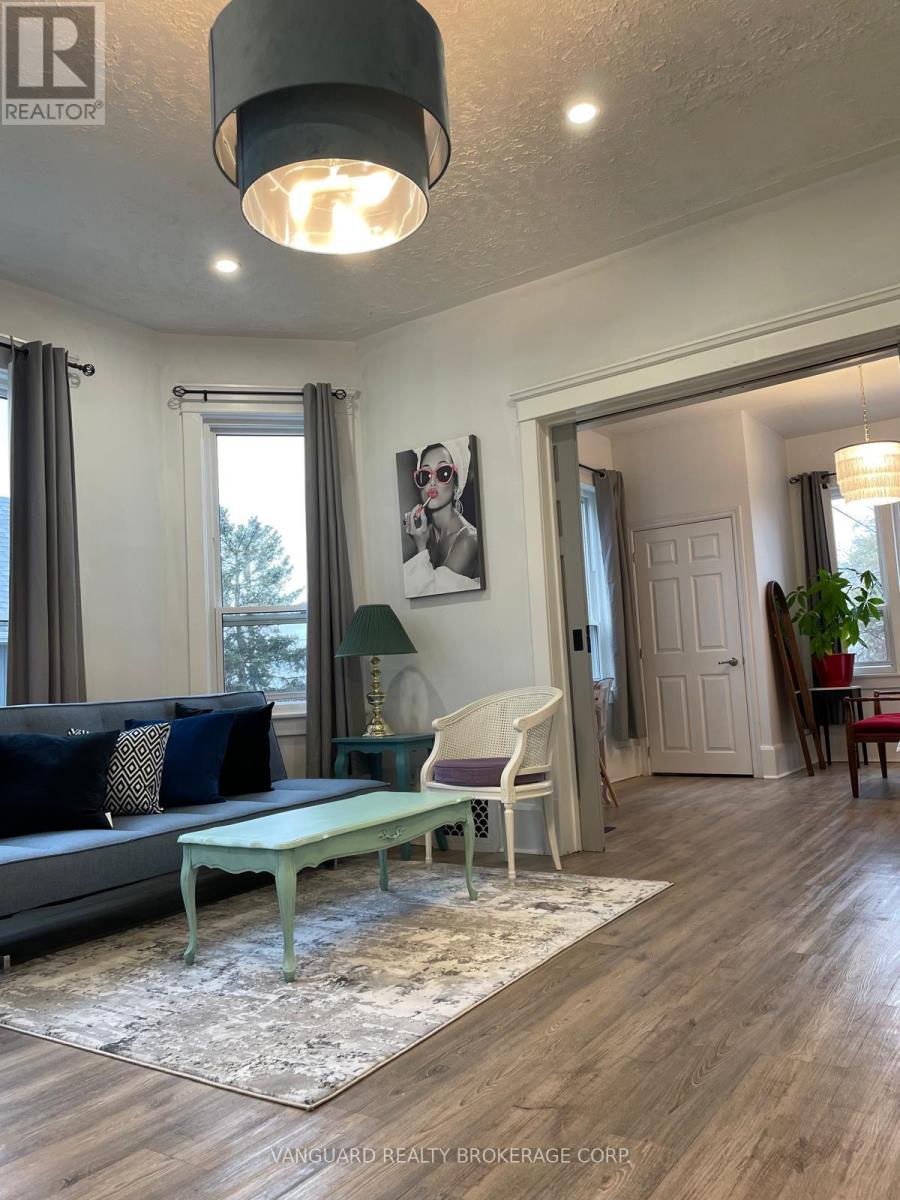 71 JOHN STREET E - 12