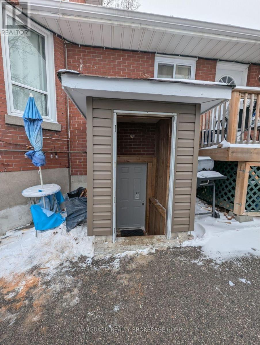 71 JOHN STREET E - 28