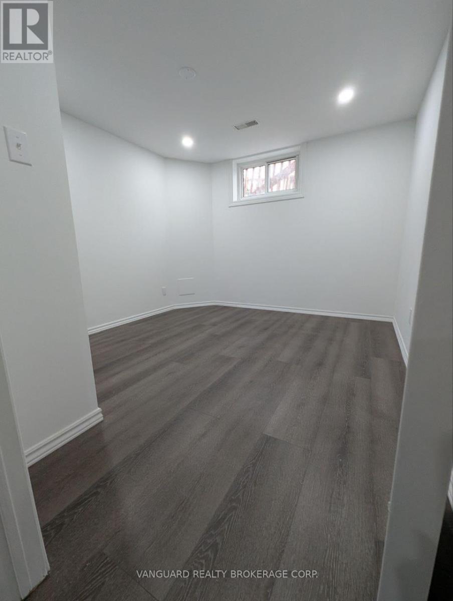 71 JOHN STREET E - 34