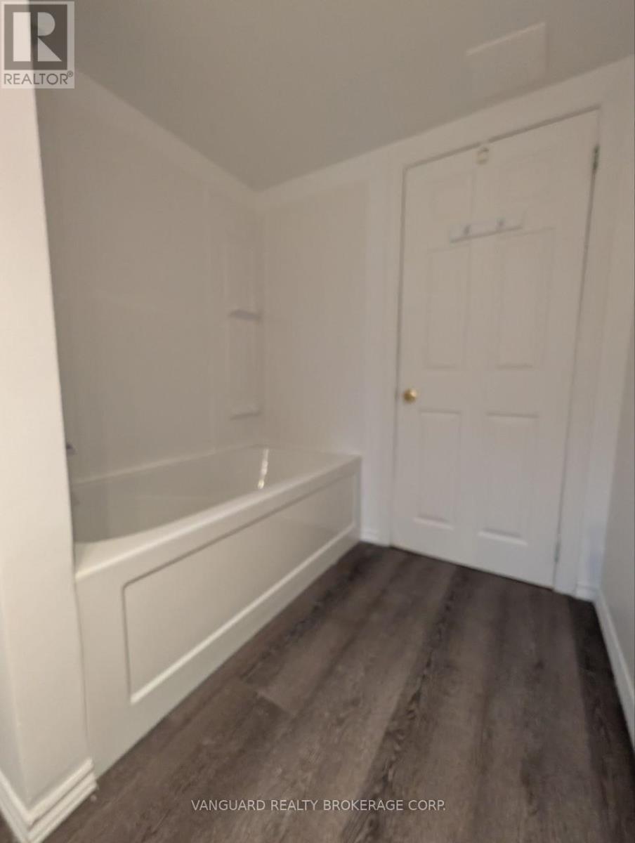 71 JOHN STREET E - 39