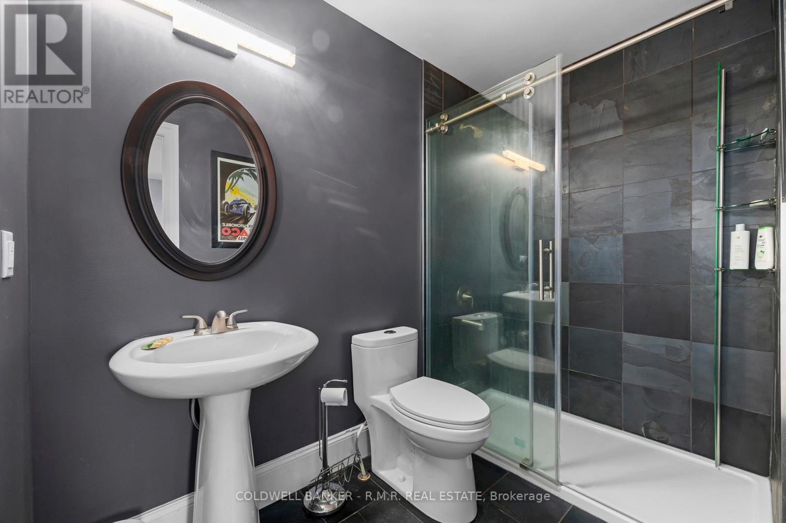 3 DON HADDEN CRESCENT - 35