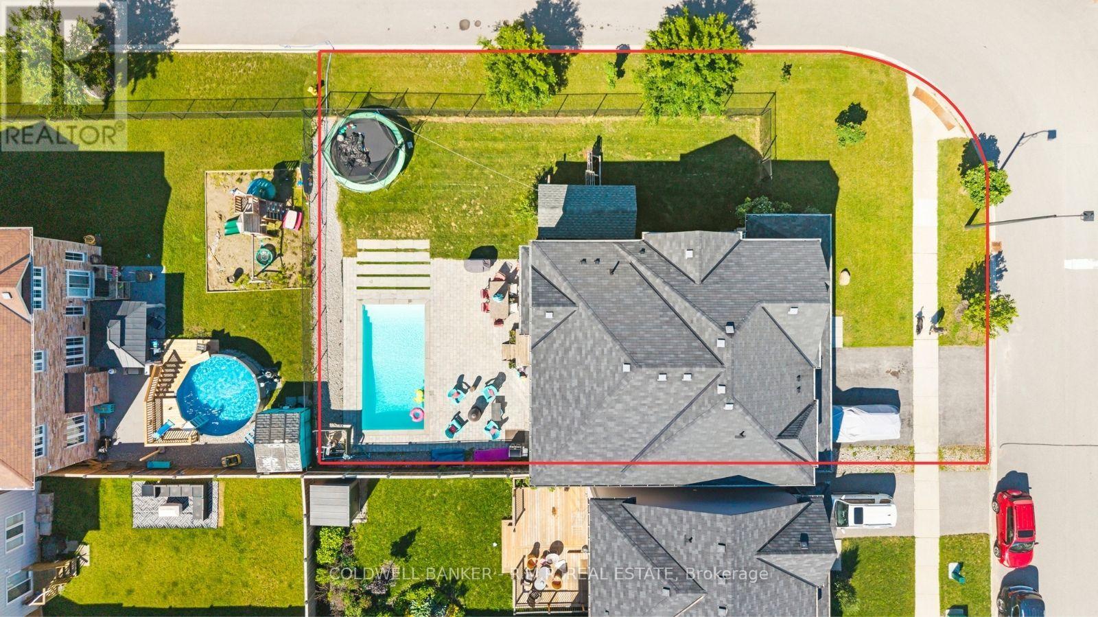 3 DON HADDEN CRESCENT - 40